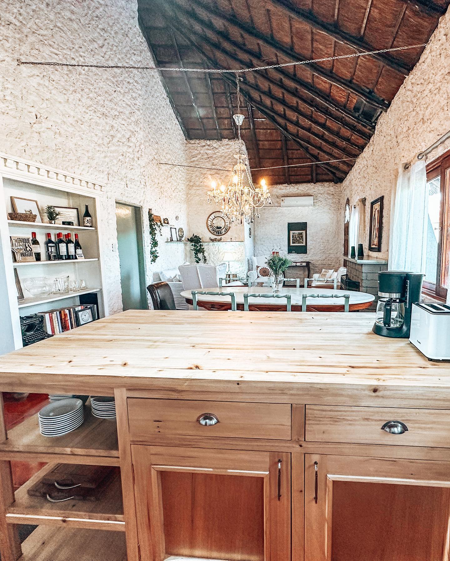 Vista interior de la Casona de posada de campo Tierra Mora